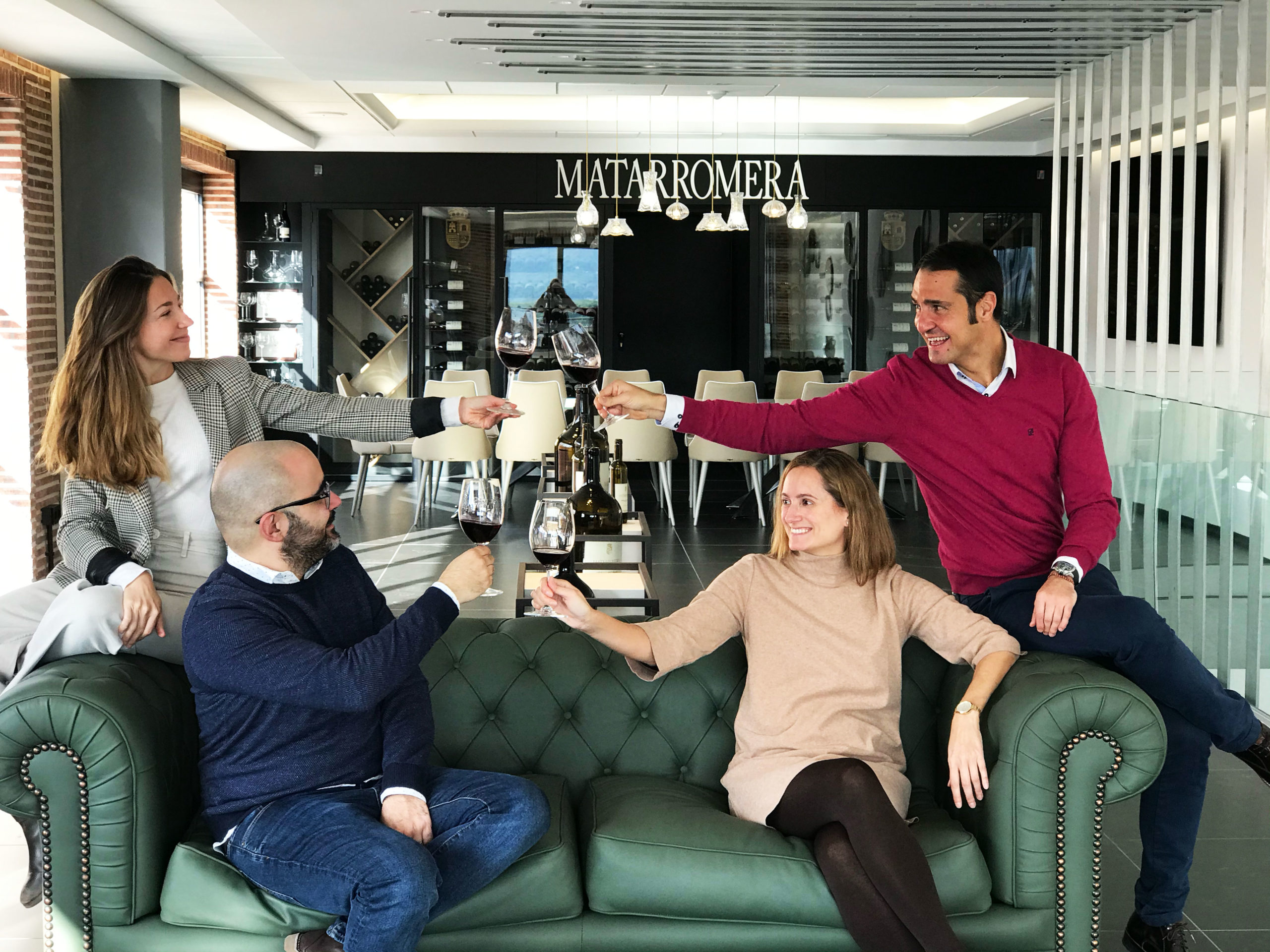 EQUIPO-LA-ESENCIA-DEL-VINO---PODCAST-MATARROMERA