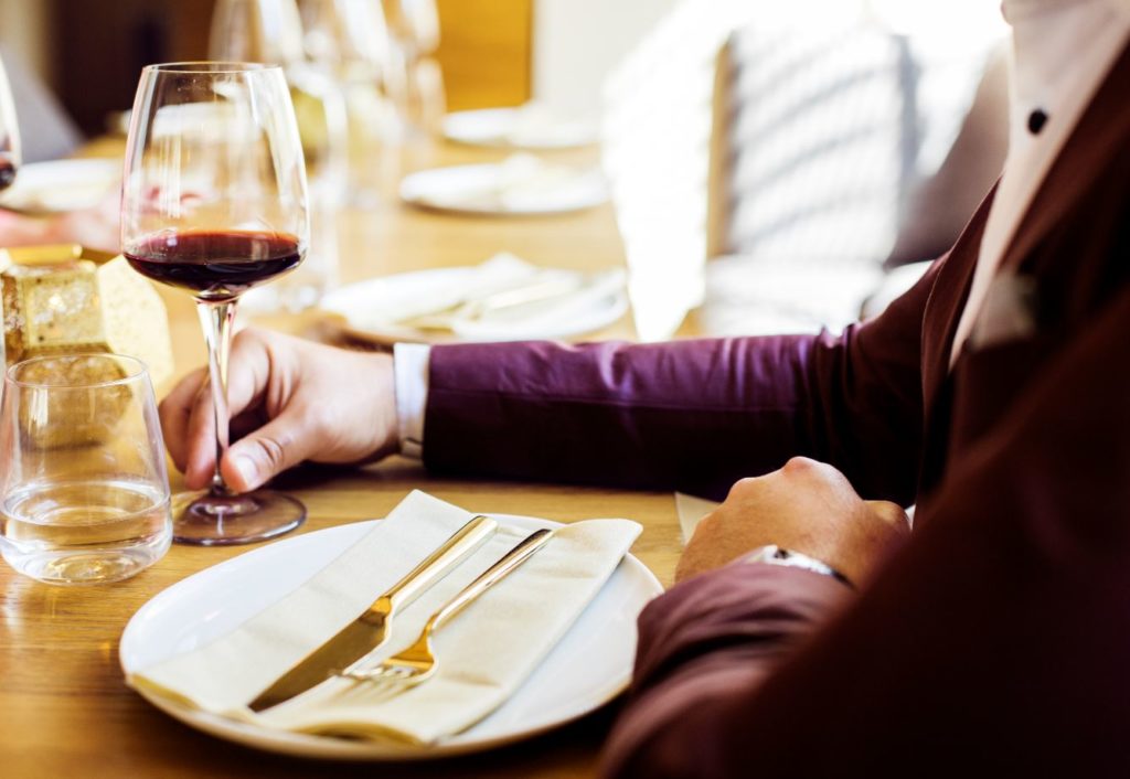 copa de vino en un restaurante