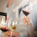 Disfruta del vino sin prejuicios: desenmascarando mitos